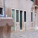 Ca' Rielo Apartment *